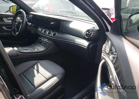 2022 Mercedes-Benz E 350 z USA, uszkodzony, nr VIN W1KZF8DB3NB098863